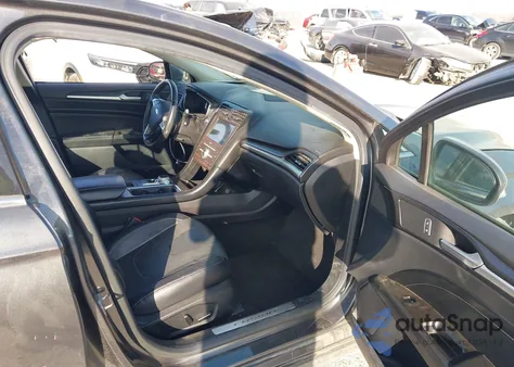 2020 Ford Fusion Titanium z USA, uszkodzony, nr VIN 3FA6P0D90LR204063